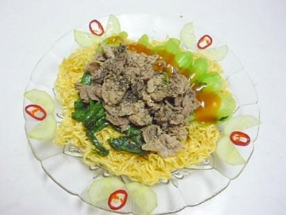 Nhanh, gọn, đầy đủ dinh dưỡng - Mì xào rau cải